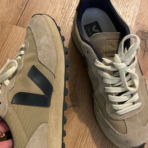 Veja Rio Branco Sneaker | women’s size 8 (39)